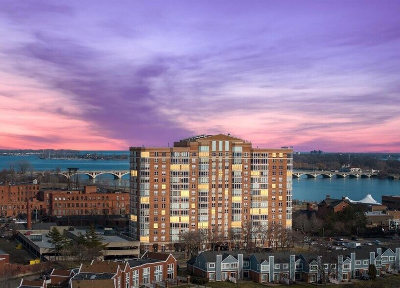Building Photo - 250 E Harbortown Dr