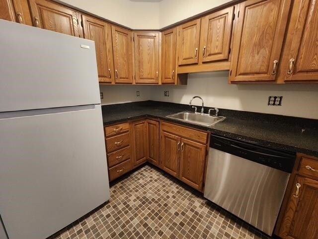 Building Photo - 605 Springbrook Cir