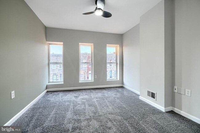 Building Photo - 1127 Sargeant St