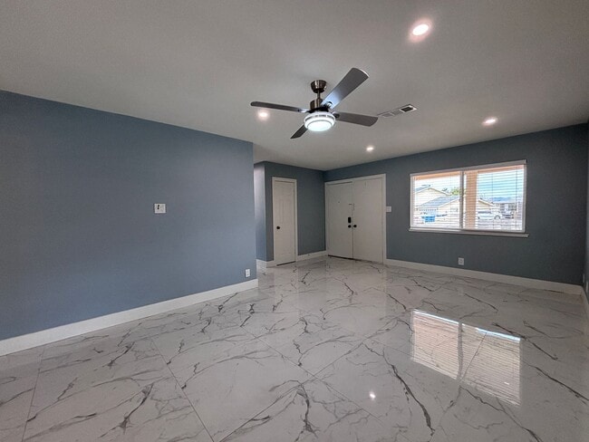 Building Photo - Spacious 4BR Single-Story with Pool, RV Parking & Large Lot Near Shopping & Dining