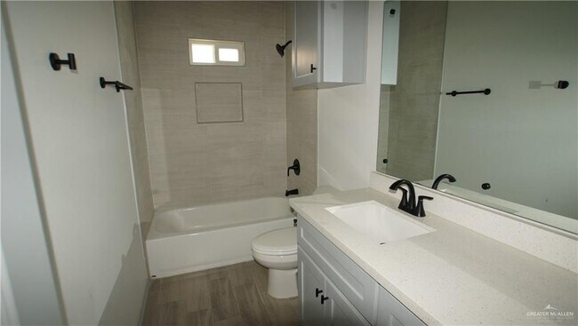 Building Photo - 11 Ozark Ave