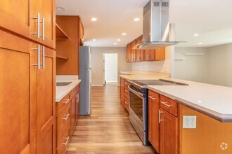Building Photo - Large 4 Bedroom 3 Bath Alii Shores SFH