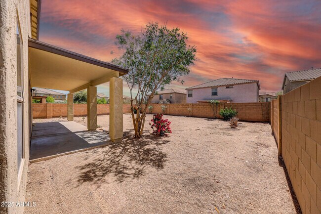 Building Photo - 9423 W Monte Vista Rd