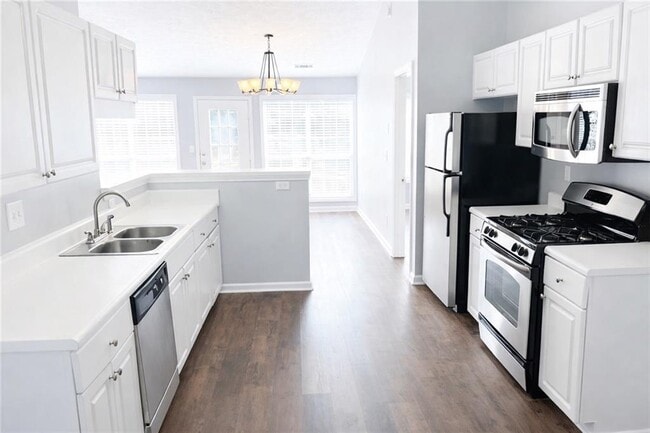 Building Photo - 2140 Racquet Club Cir NW