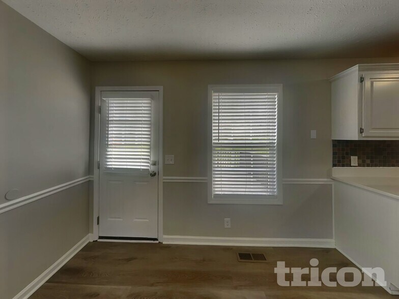 Building Photo - 122 Jesse Brown Dr