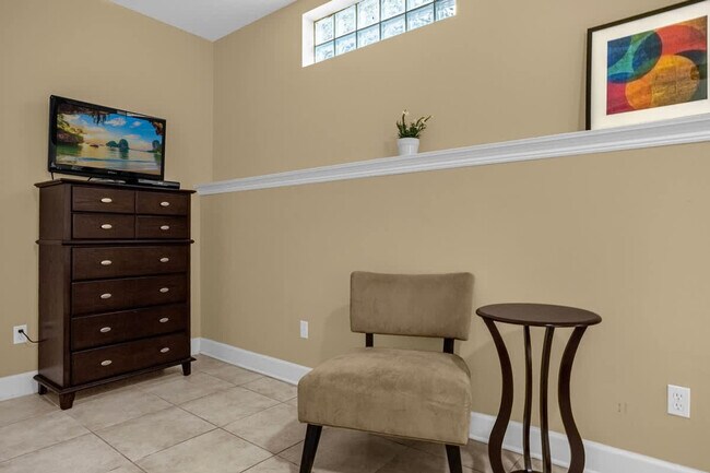 Building Photo - 14590 Damai Ln