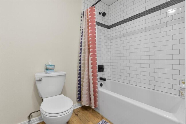 Building Photo - 313 Mill St