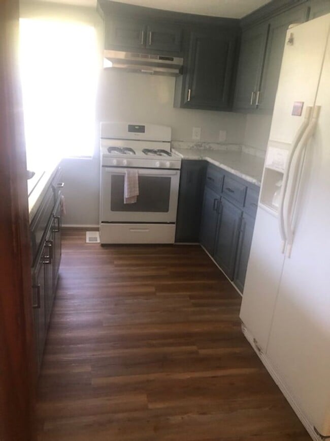 Building Photo - 2 Bedroom 1 Bath House