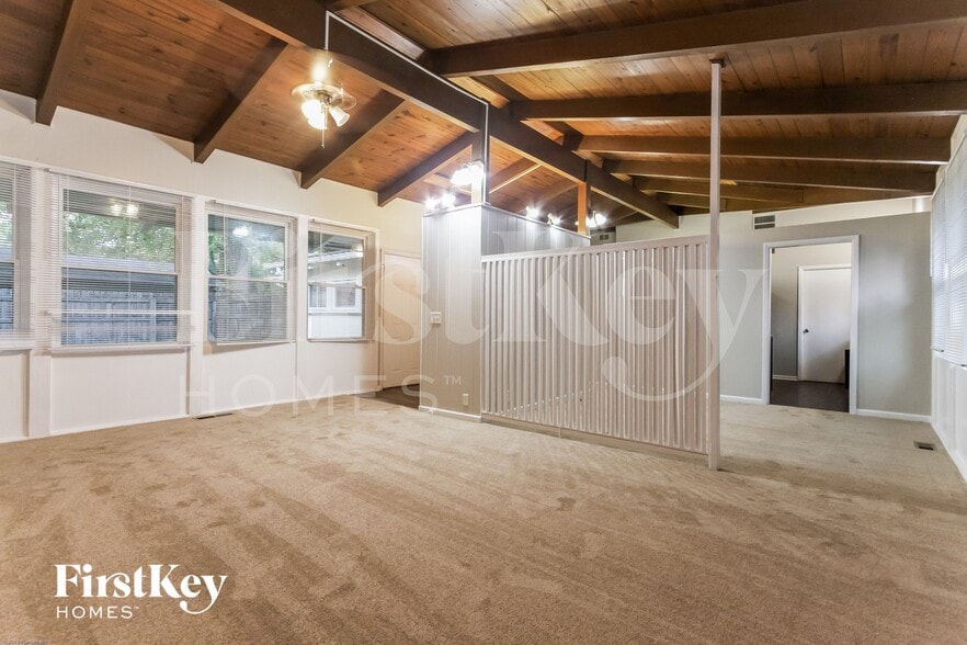 Building Photo - 4913 Victoria Rd