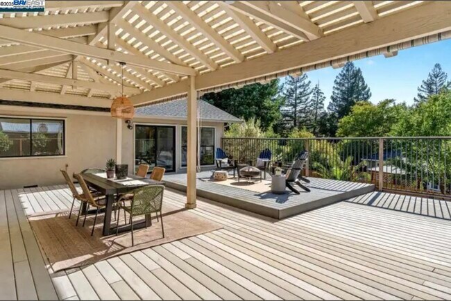 Building Photo - 131 Clover Hill Ct