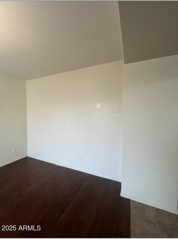 Building Photo - 576 E Julian Dr