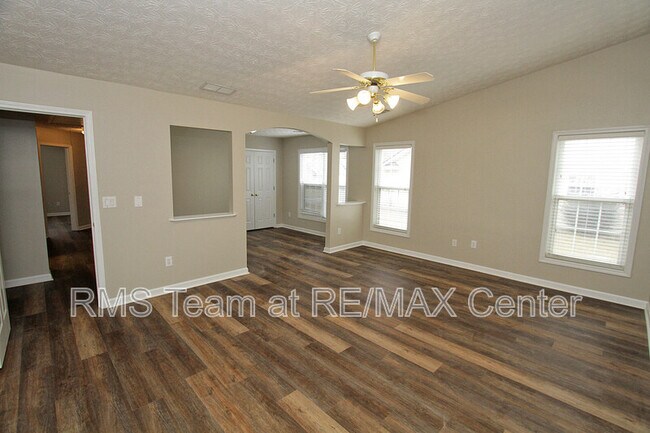 Building Photo - 1490 Creek Pointe Cir