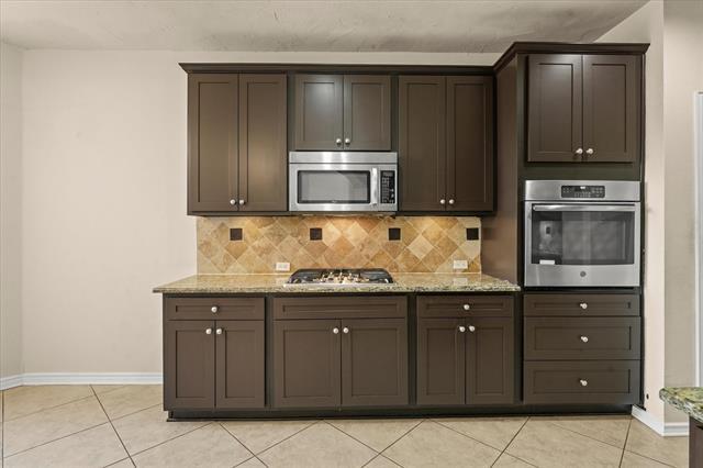 Building Photo - 1319 Lakeridge Ln