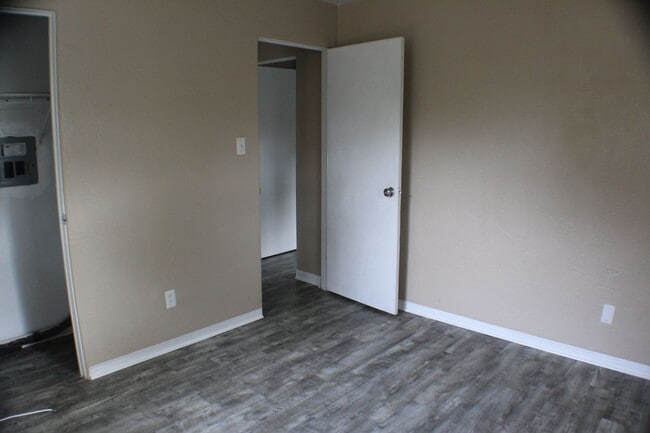 Building Photo - 3 bed house for rent