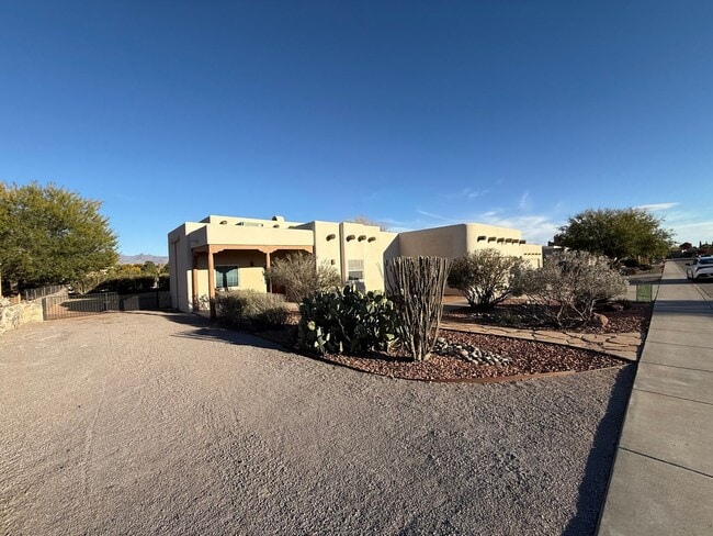 Building Photo - 3878 Stoneybrook Cir