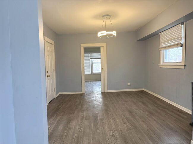 Building Photo - 2031 New St