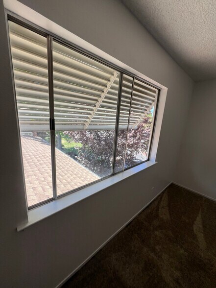 Building Photo - 4722 Greenholme Dr