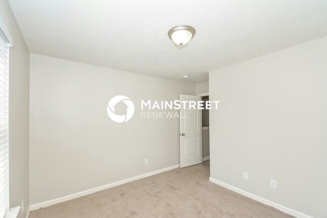 Building Photo - 3 Bedroom Pet-Friendly Home in Nashville, TN with Main Street Renewal