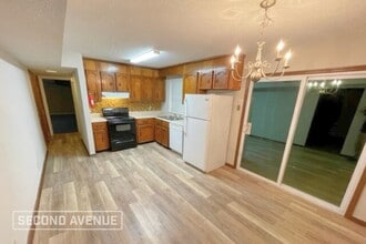 Building Photo - 4786 High Oak Dr