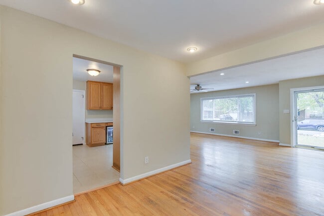 Building Photo - 1701 Meredith Rd