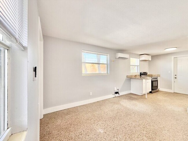 Building Photo - 115 Cleveland Ave SW