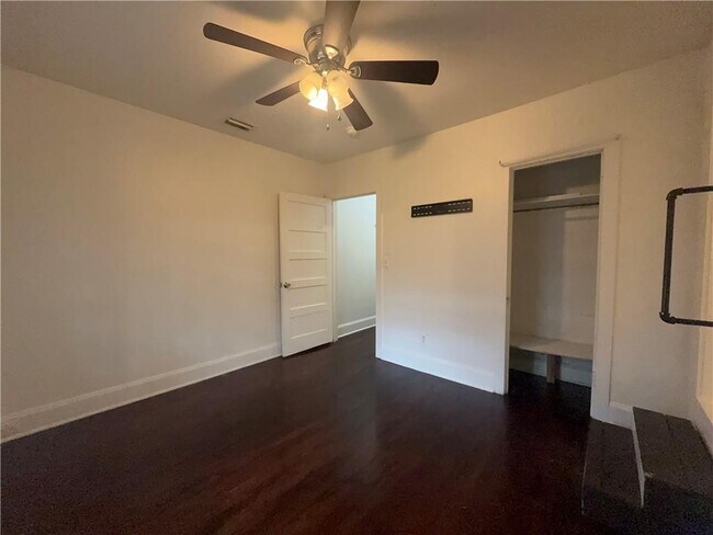 Building Photo - 1625 Wilson Ave