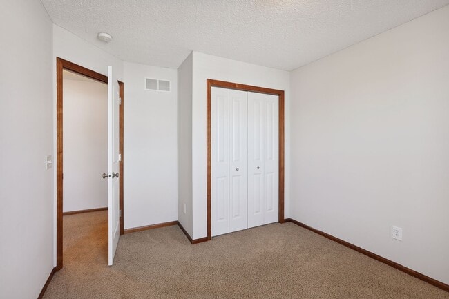 Building Photo - 15024 Farnham Ave N