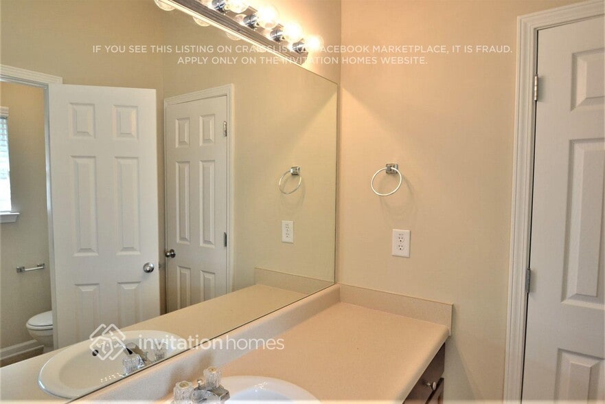 Building Photo - 559 Michael Cir