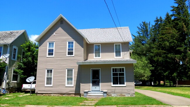 Primary Photo - 64 Adams St