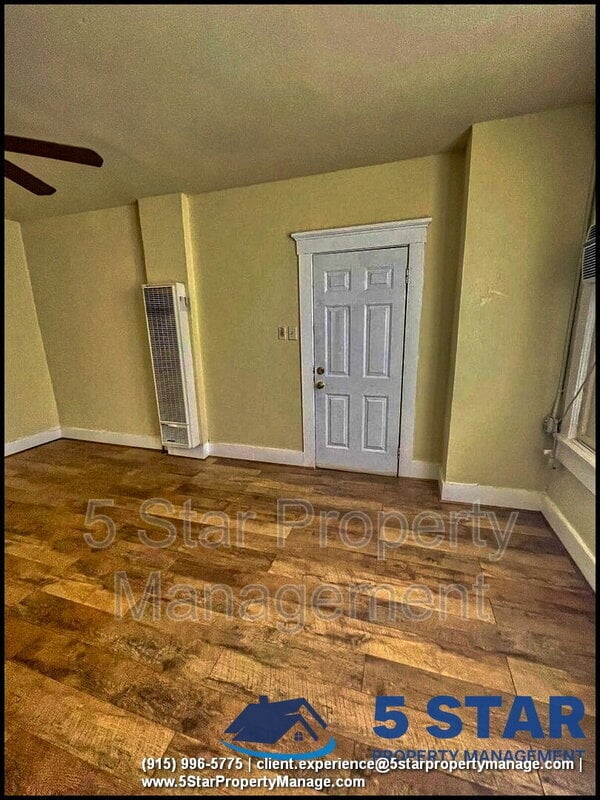 Building Photo - 2526 Yandell Dr