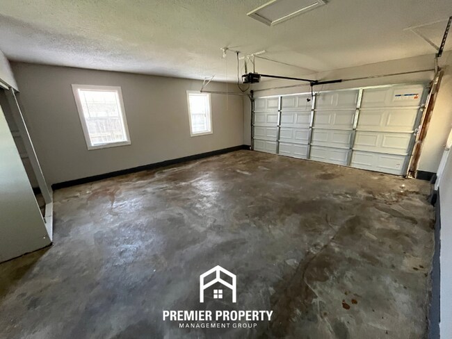 Building Photo - Spacious 4BR/2BA in Whitehaven | 2,000+ SQ FT, Hardwood Floors & Fireplace