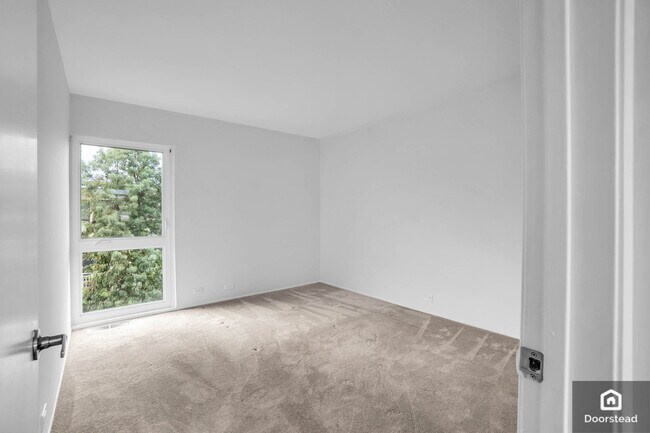 Building Photo - 5218 Admiralty Ln