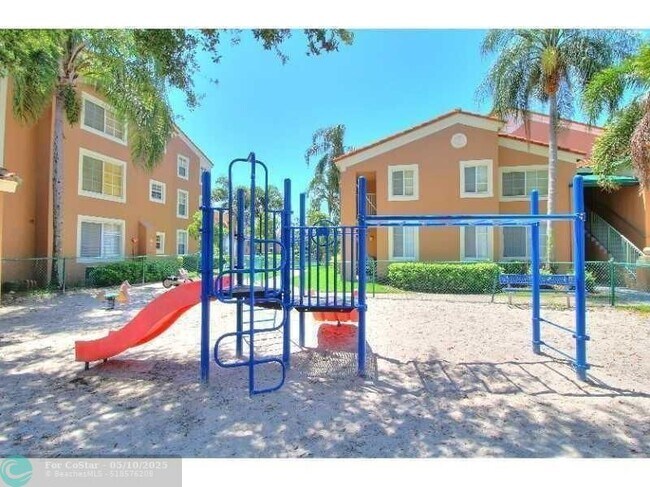 Building Photo - 4808 N State Rd 7