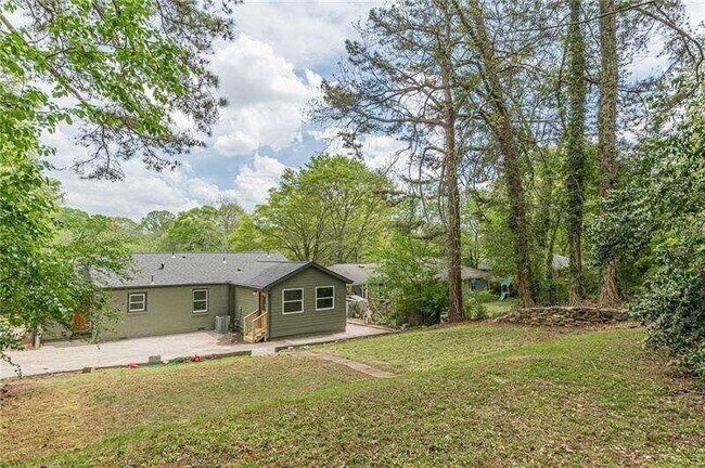 Building Photo - 525 Rosemont Dr