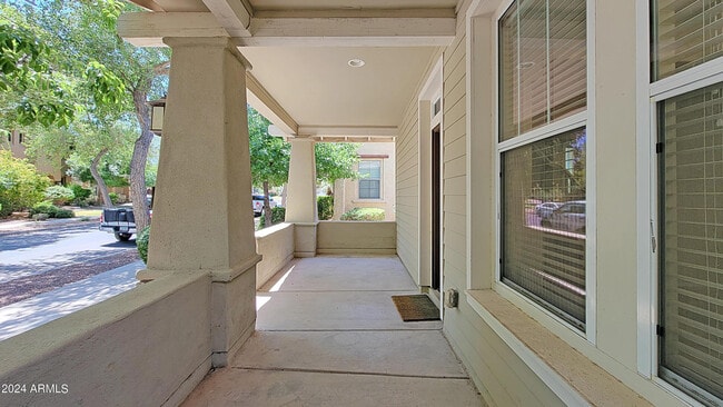 Building Photo - 21156 W Elm Way