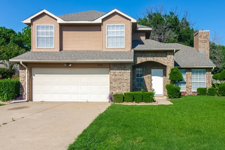 Primary Photo - 4978 Briar Oaks Ln