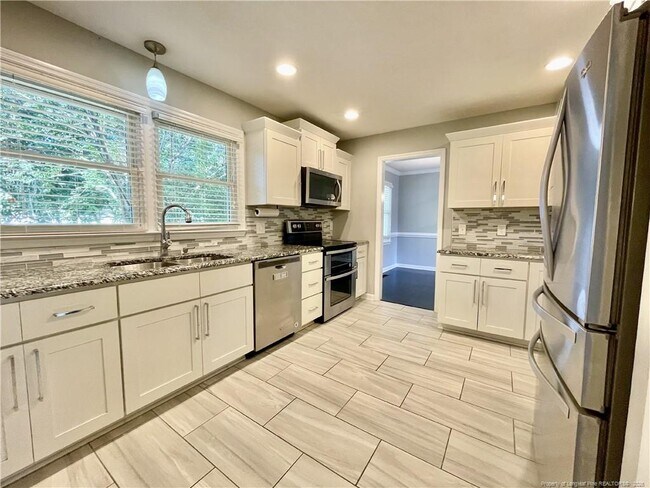 Building Photo - 432 Northview Dr