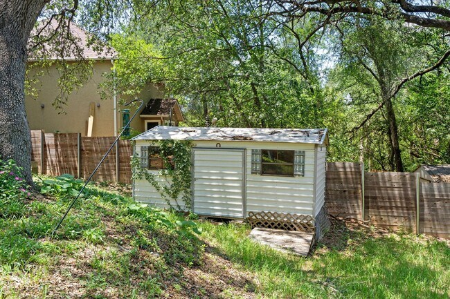 Building Photo - 8353 Steamline Cir