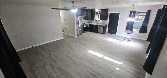 Primary Photo - 25551 Brushy Creek Dr