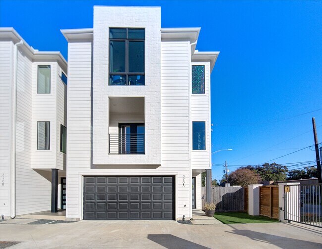 Building Photo - 820 Wakefield Dr