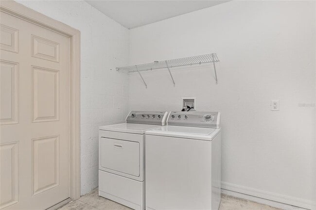 Building Photo - 5587 NW 62nd Ave