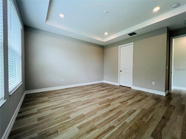 Building Photo - 4567 Tivoli Dr