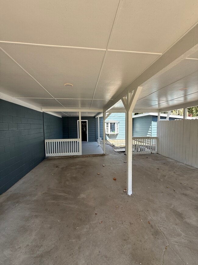 Building Photo - 809 Third Ave