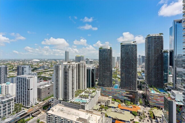 Building Photo - 1100 S Miami Ave