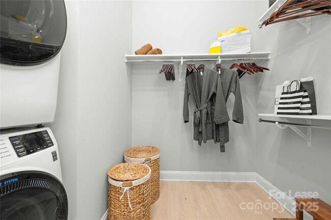 Building Photo - 9035 Lindholm Dr