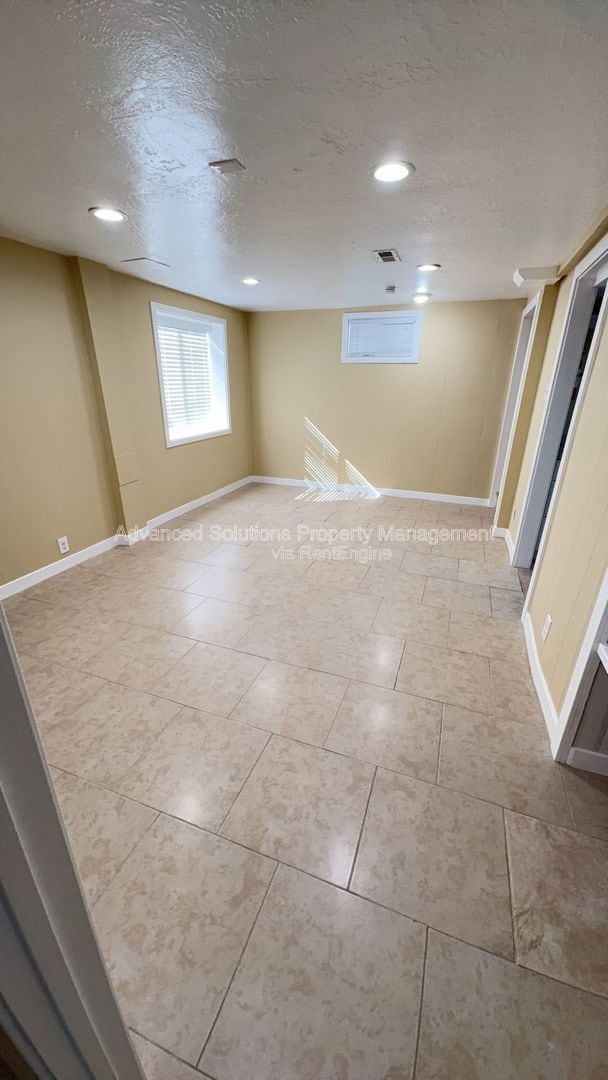 Building Photo - 967 Charlton Cir