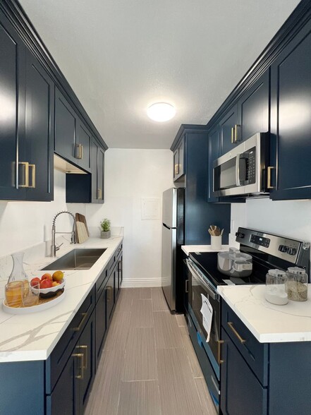 Interior Photo - The Orly on Orange