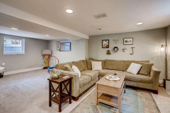 Building Photo - Remodeled Home in Berkeley/Mountain View Neighborhood