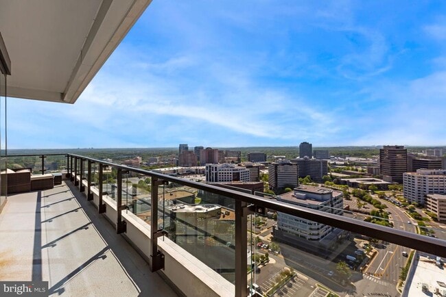 Building Photo - 1650 Silver Hill Dr