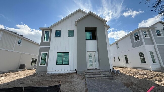 Building Photo - 10910 SW Pioneer Pkwy